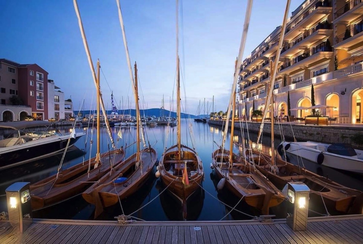 Marina & Regent Hotel